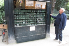 Paris_Luxembourg_Gardens_Petanque_8_boxes_for_boules_IMG_7824