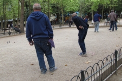 Paris_Luxembourg_Gardens_Petanque_9_ready_to_throw_IMG_7826